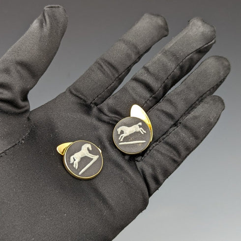 英國復古 Wedgwood 馬浮雕純銀袖扣帶金色裝飾